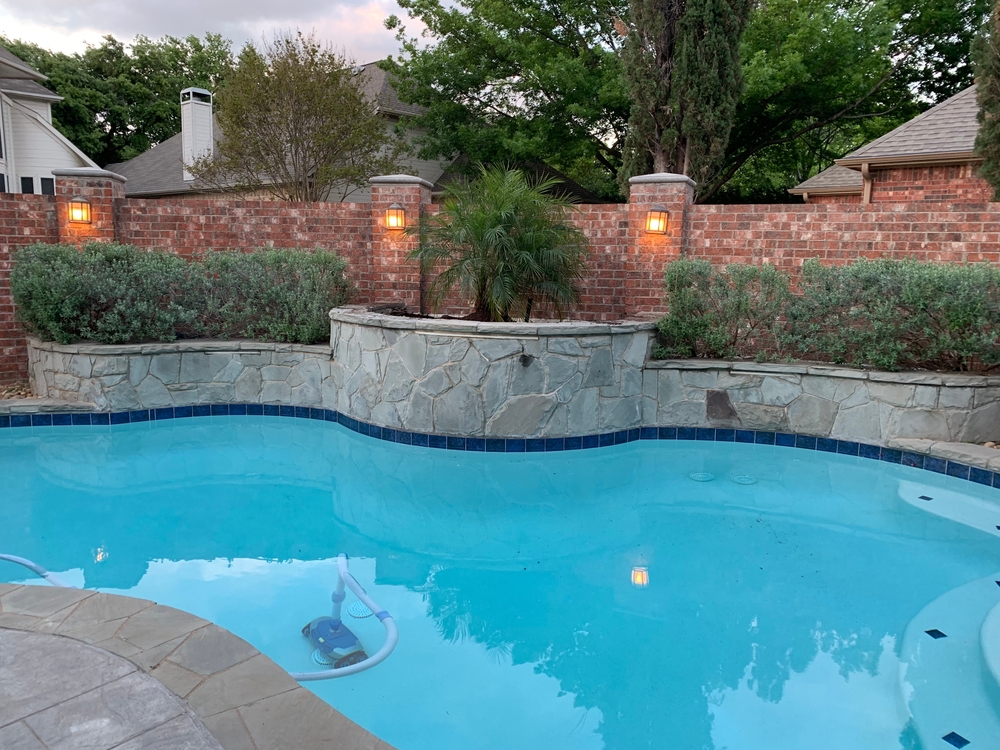 Pool,With,Landscape,And,Landscape,Lighting